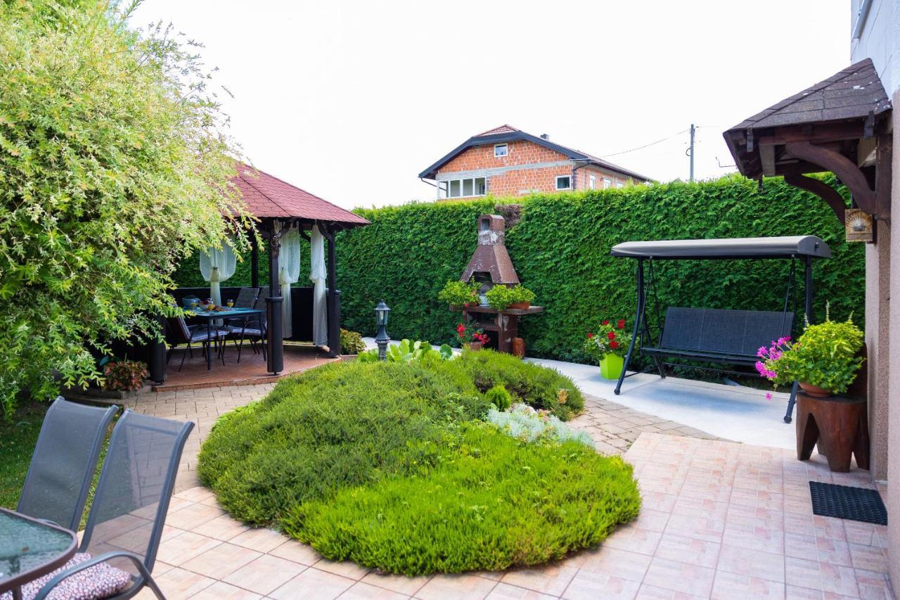 Soba I Apartman Dula Ogulin Exterior foto